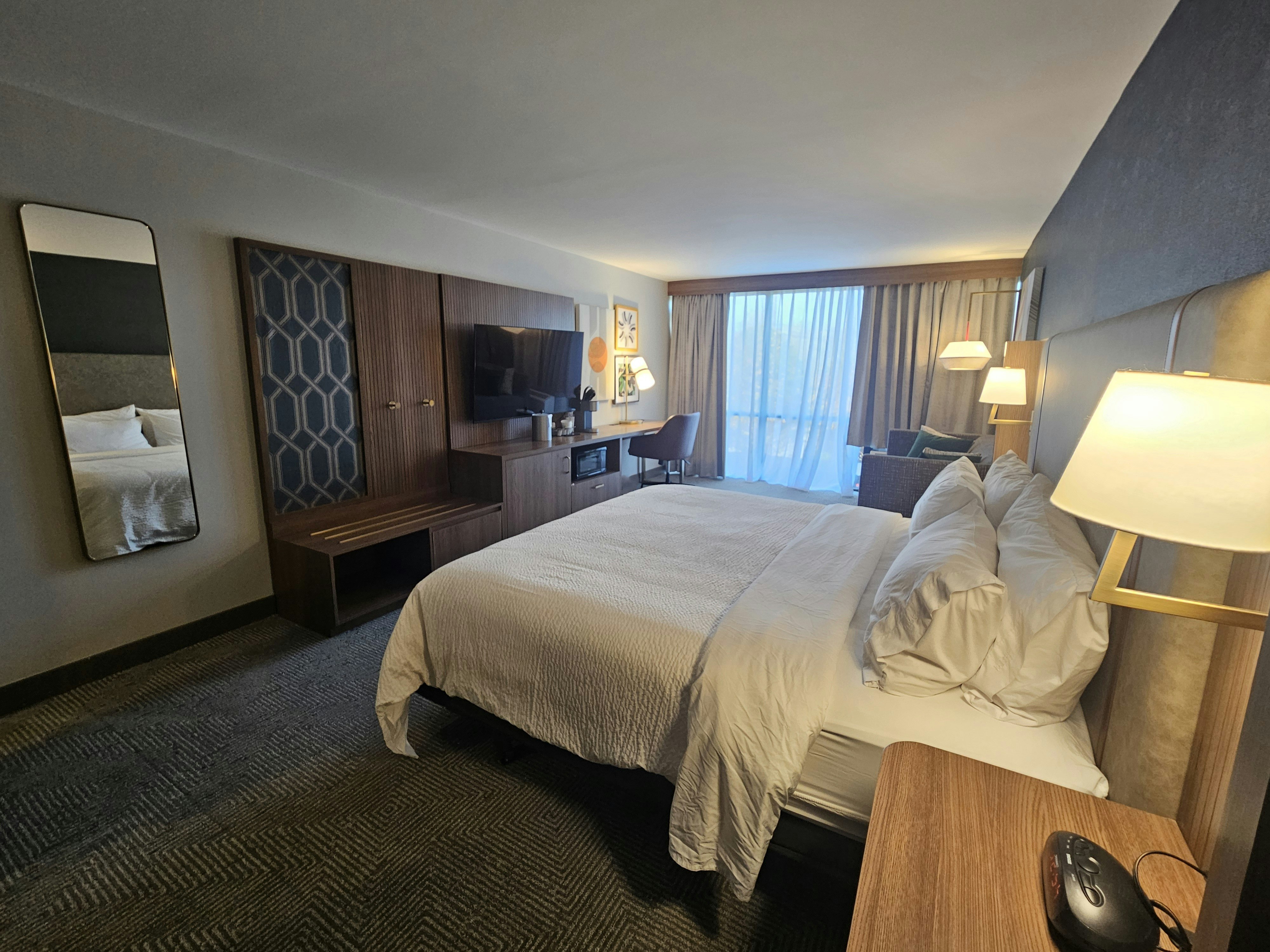 Holiday Inn Harrisburg - Hershey Area, I-81 by IHG 28/76