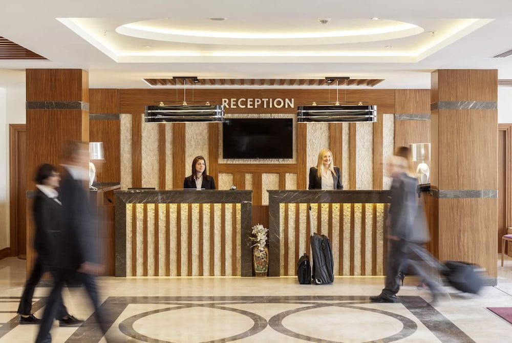 LAMEC HOTEL BUSINESS 29/32