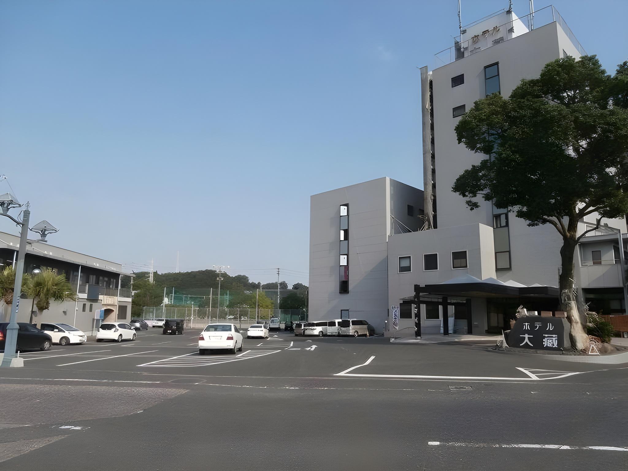 Hotel Okura 30/33