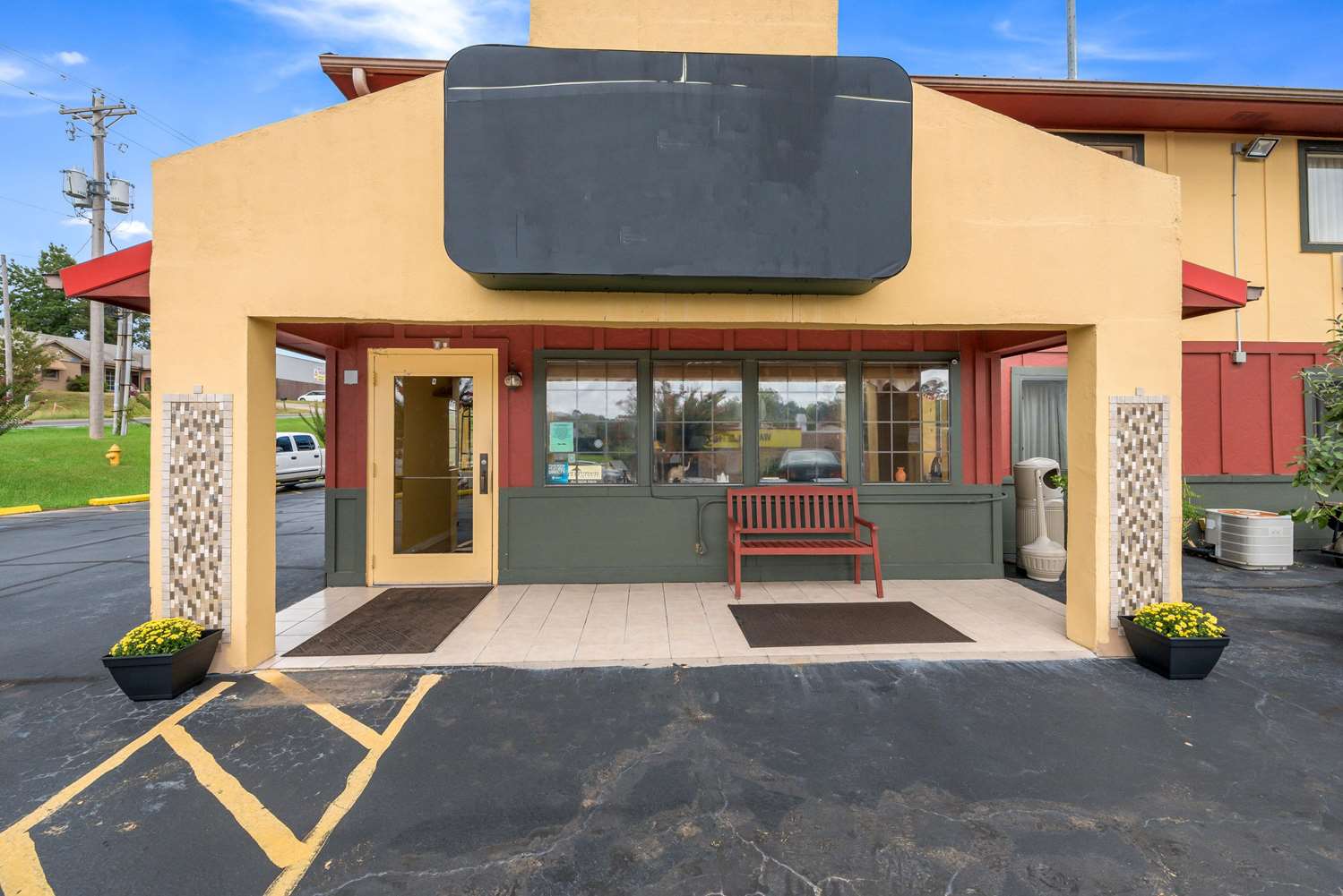 Rodeway Inn Benton, AR 20/22