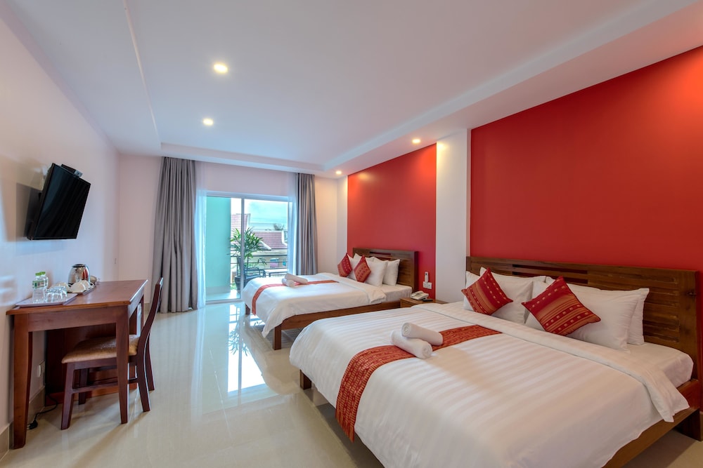 Golden Citadel Hotel 11/32