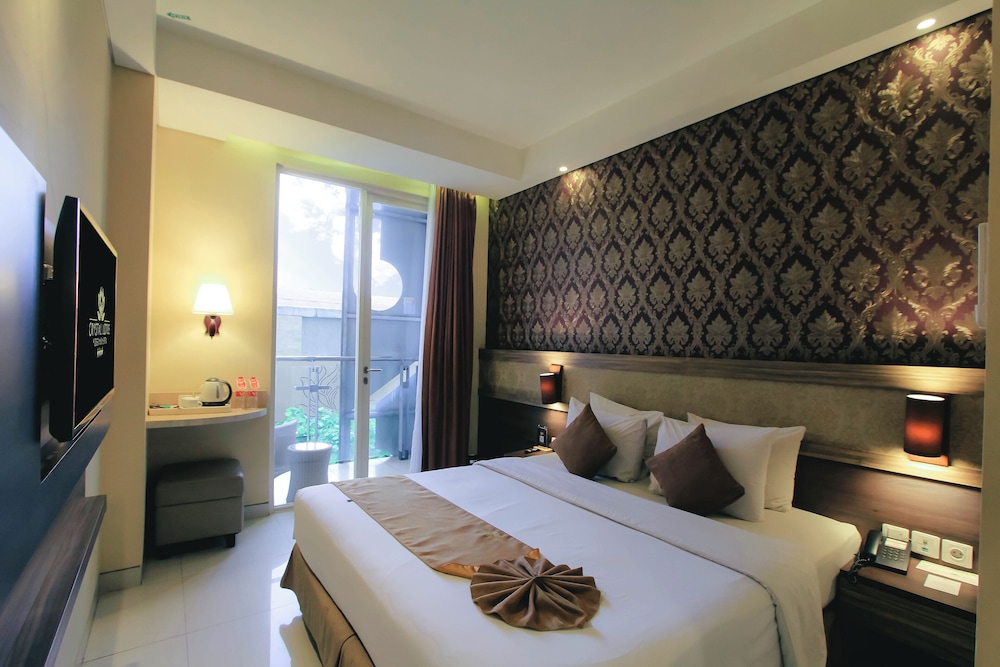 Crystal Lotus Hotel 13/63