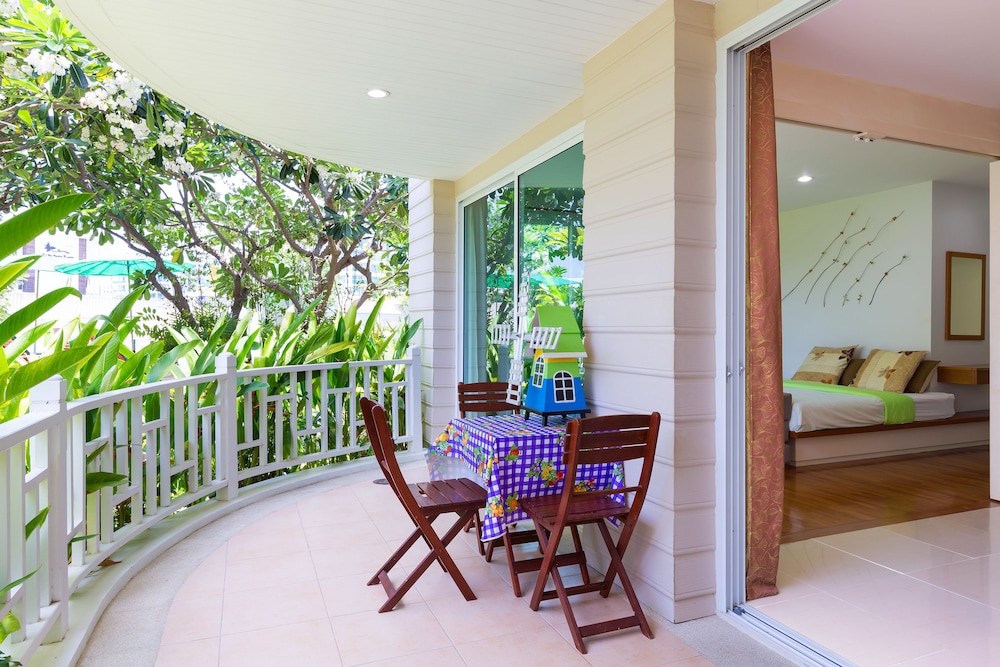 Baan Poolom Beachfront Condominium 36/50