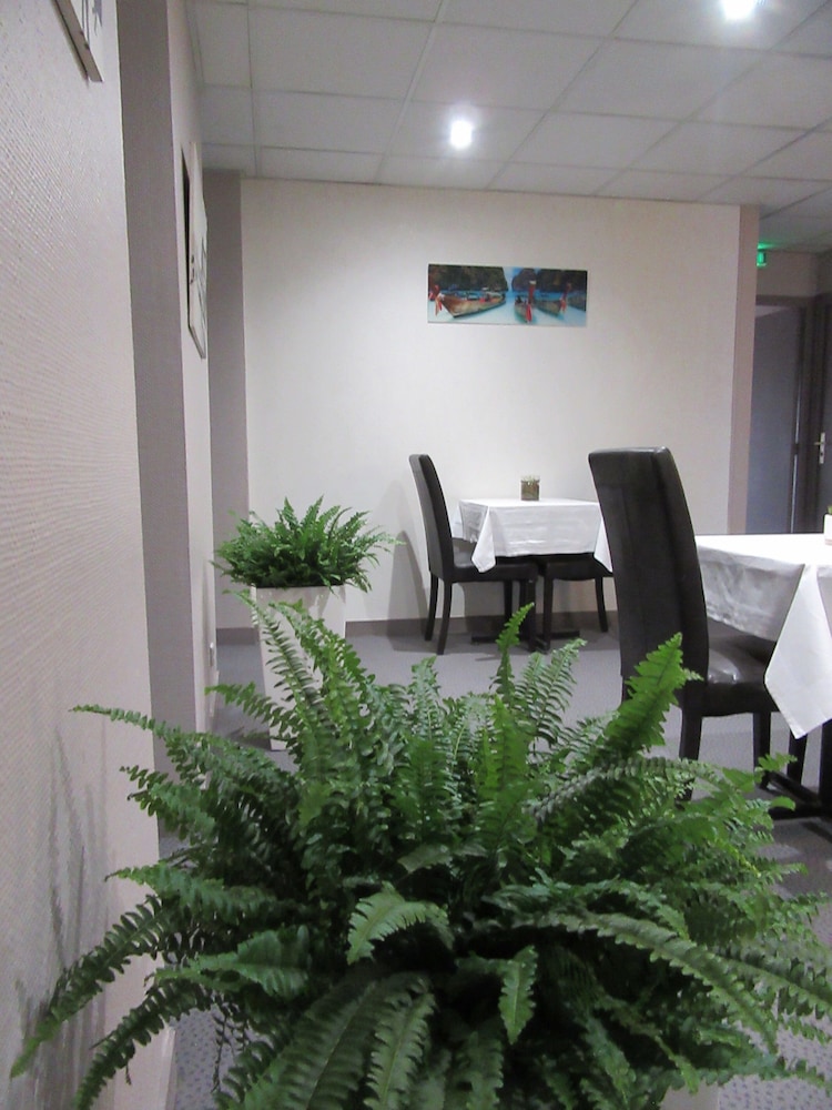 Sorti P Tit Dej Hotel Saintes 33/50