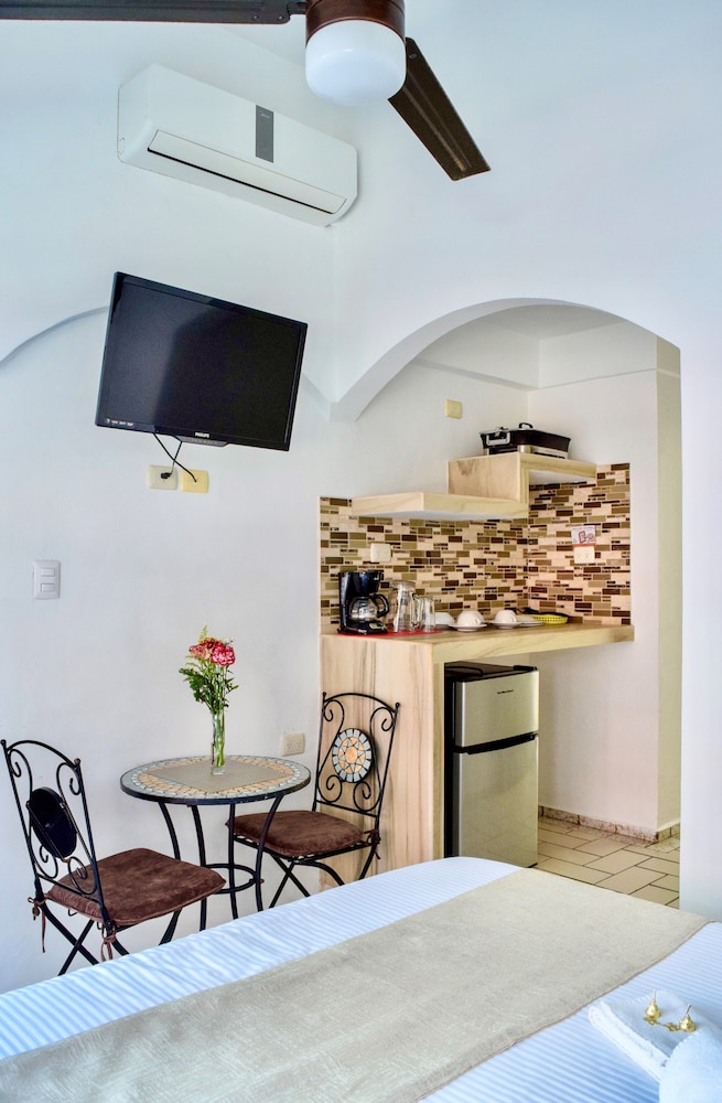 Hotel & Suites Bucaneros, Isla Mujeres 33/48