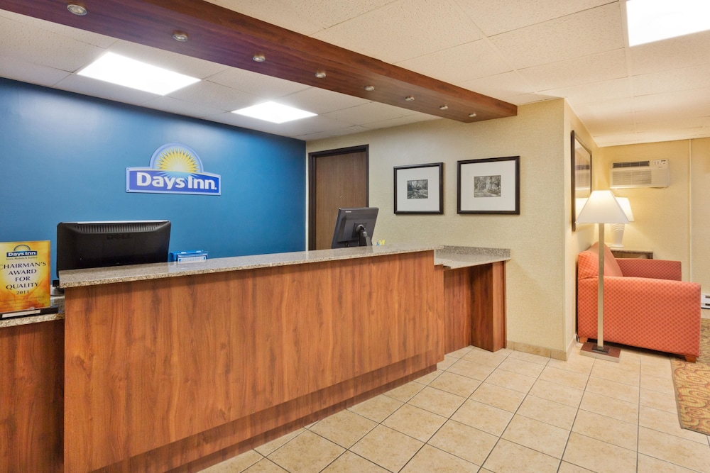 Days Inn by Wyndham Rockford 4/37