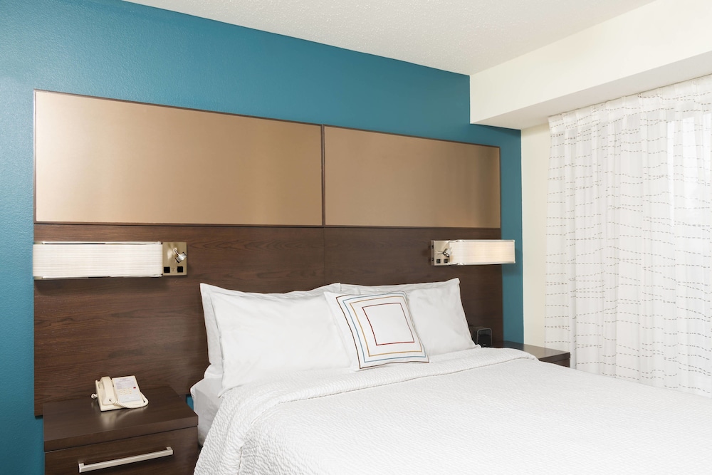 Residence Inn Grand Rapids West 15/40