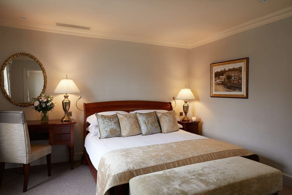 Macdonald Compleat Angler 17/69