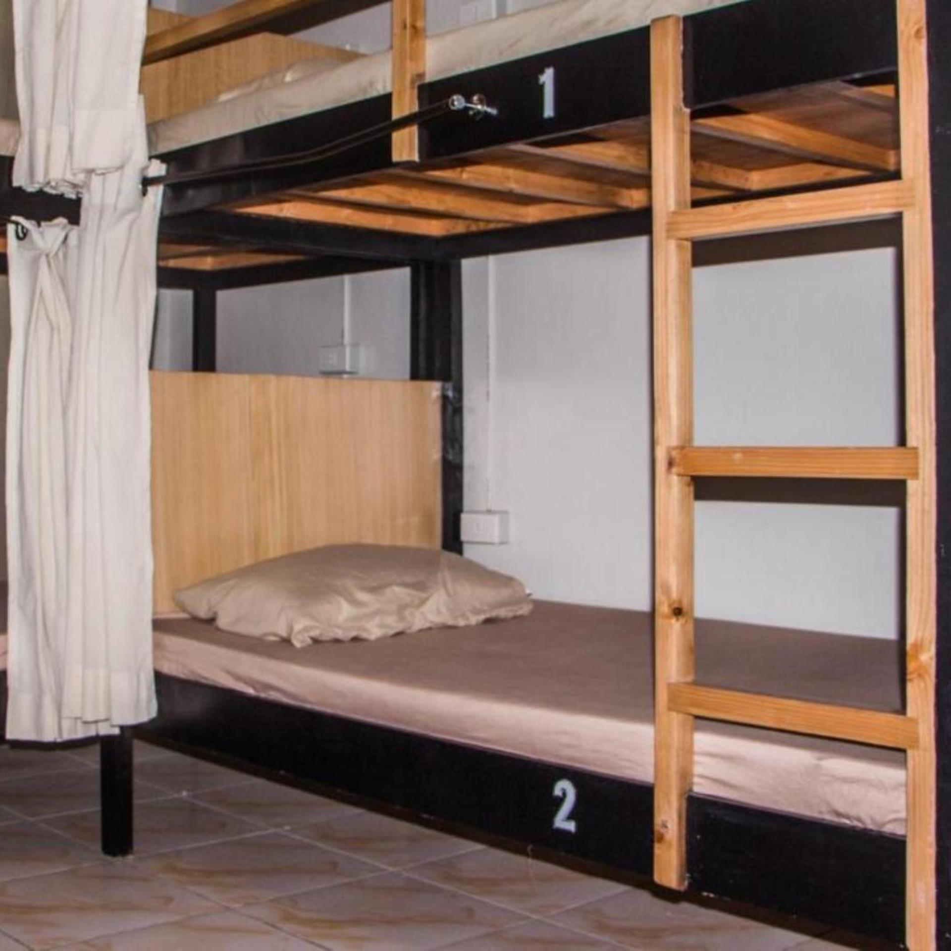 Bunks Hostel - Adults Only 13/25