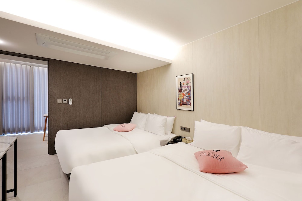 Hotel Tradiup by the Designers 18/50