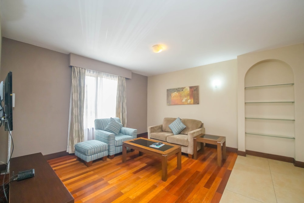 Taarifa Suites 21/50