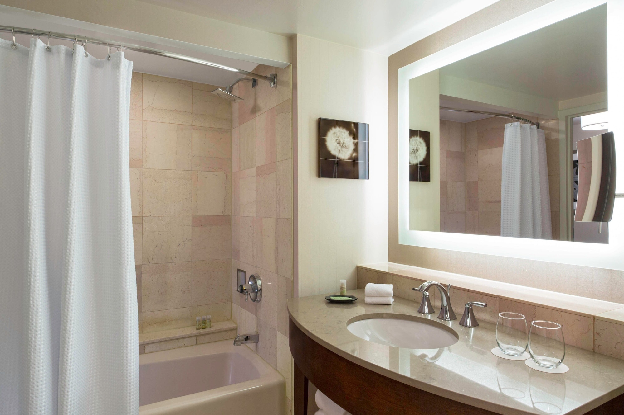 غرفة بسريرين كوين بإطلالة على المدينة، The Westin Buckhead 4/6