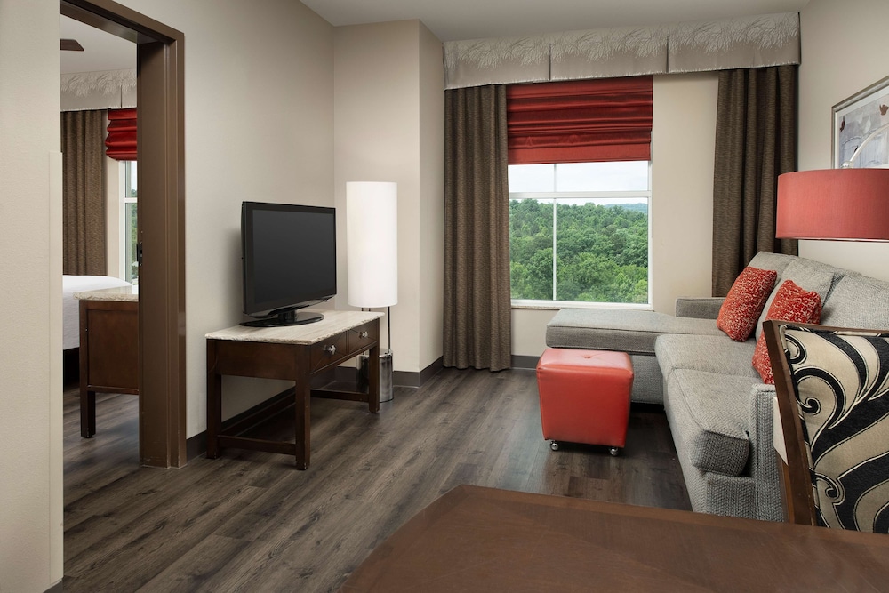 Embassy Suites by Hilton Birmingham Hoover 33/68