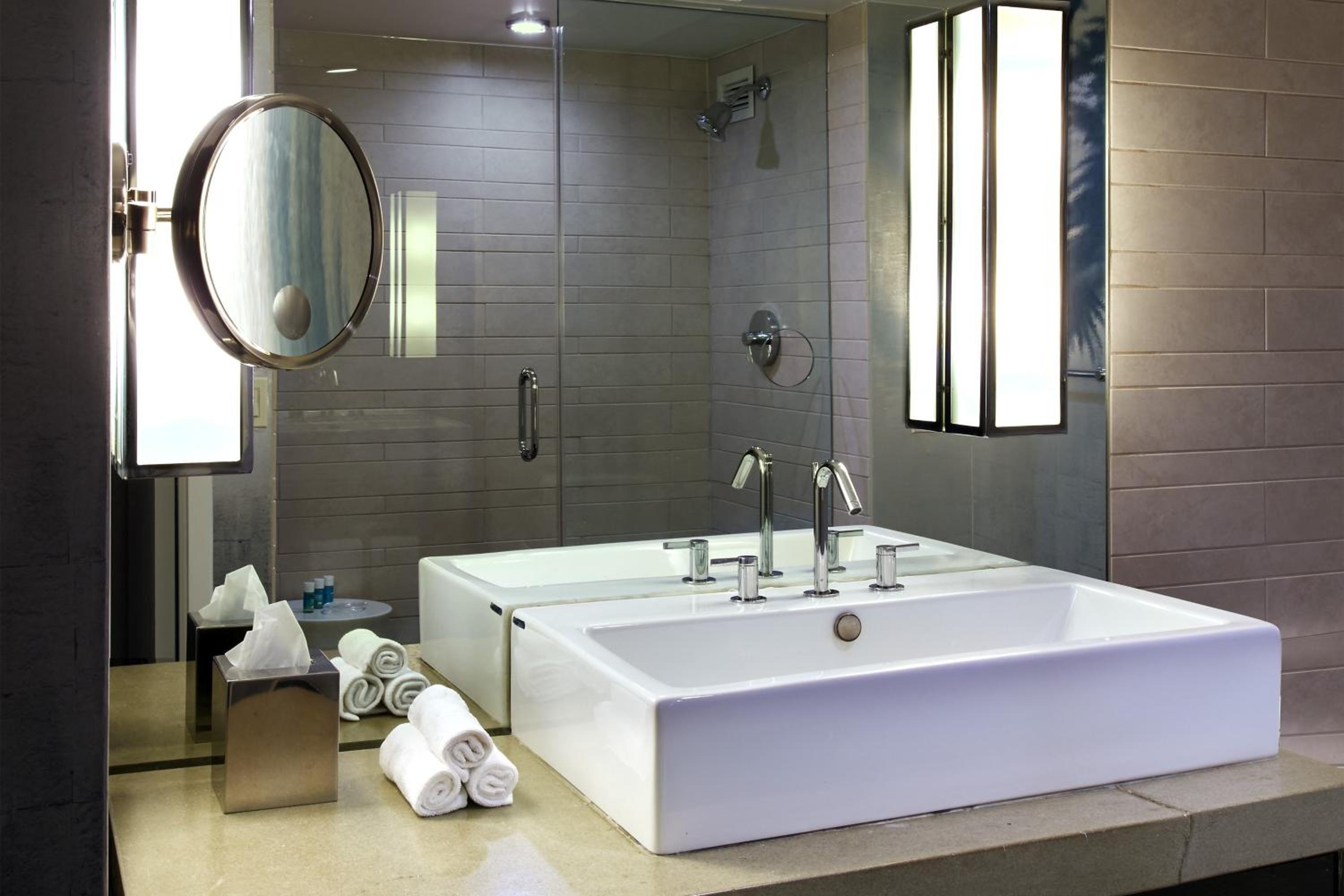 1 Bedroom, Spectacular, Suite, King Bed, Corner