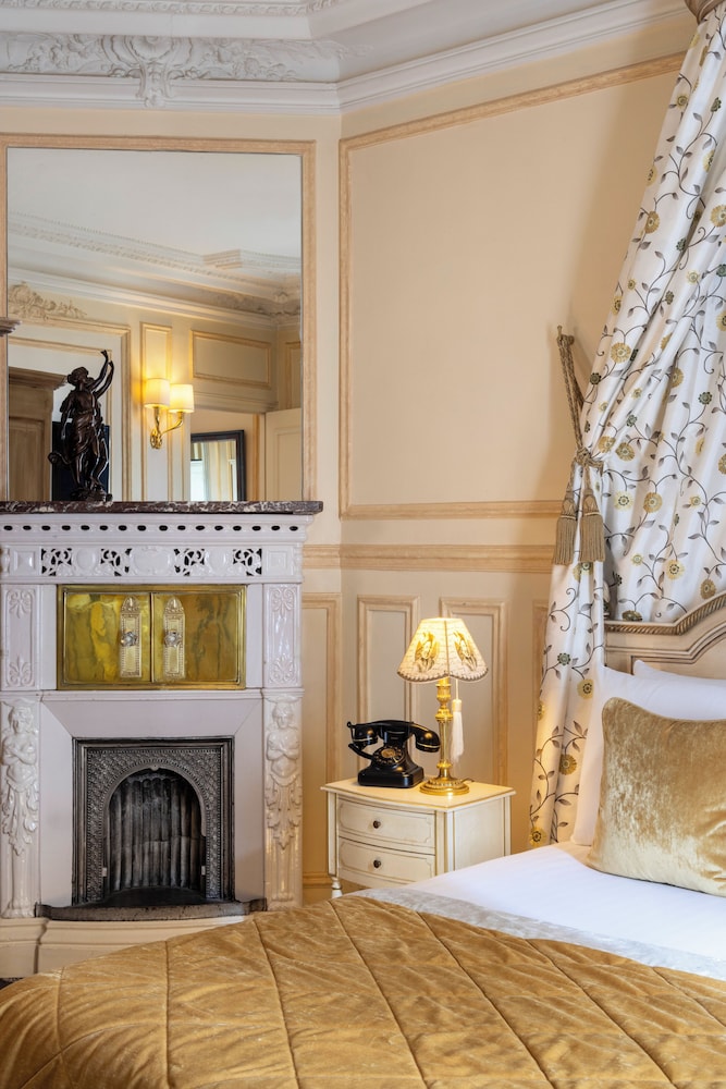 RESIDENCE HENRI IV 8/57