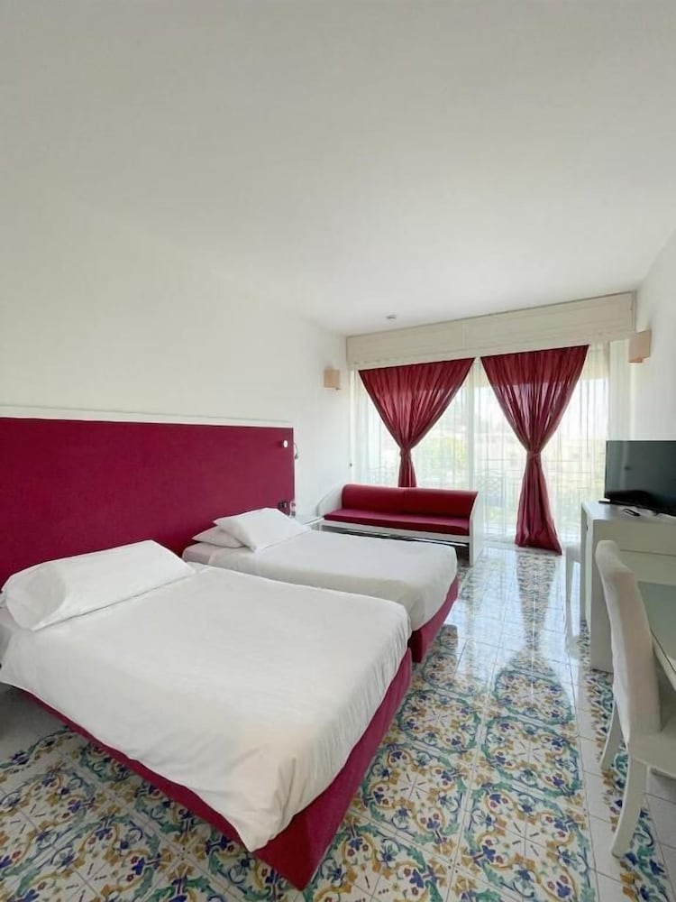 SUPERIOR, DOUBLE OR TWIN BED, GARDEN VIEW