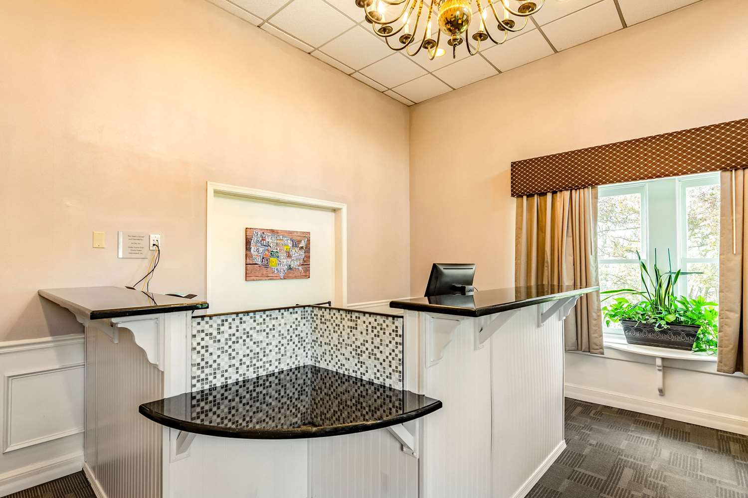 Econo Lodge Inn & Suites Radford-Blacksburg Area 2/14