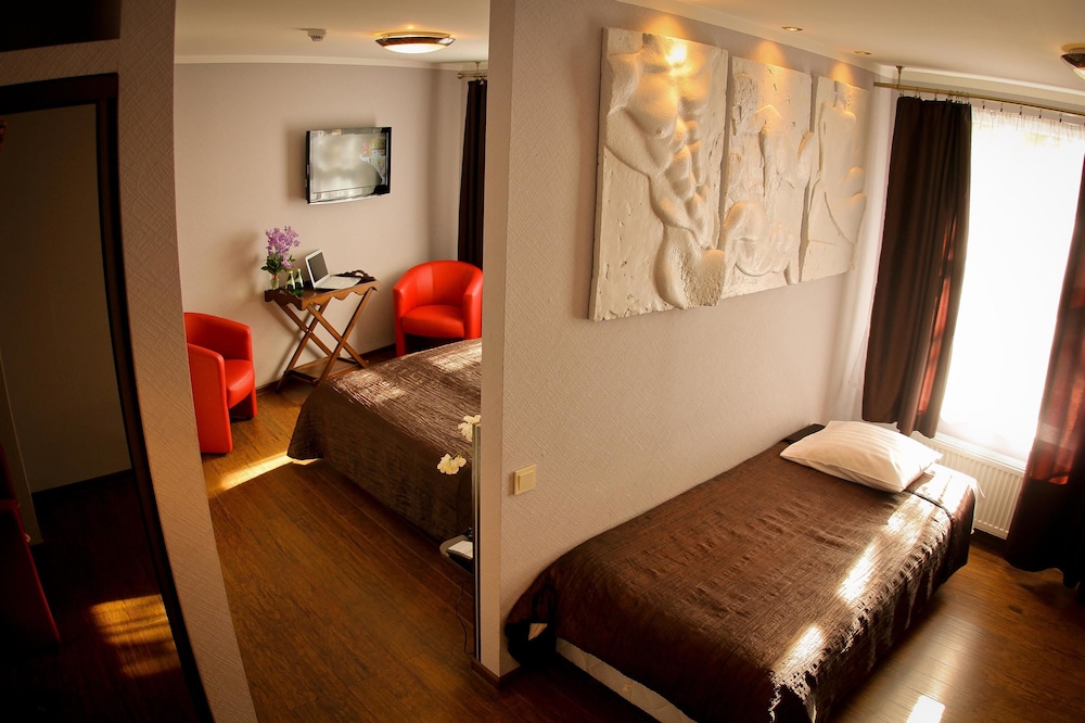 Primo Hotel 48/69