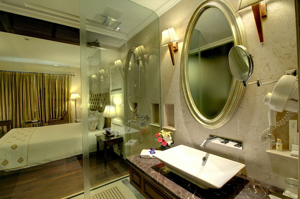 The Pllazio Hotel 48/50