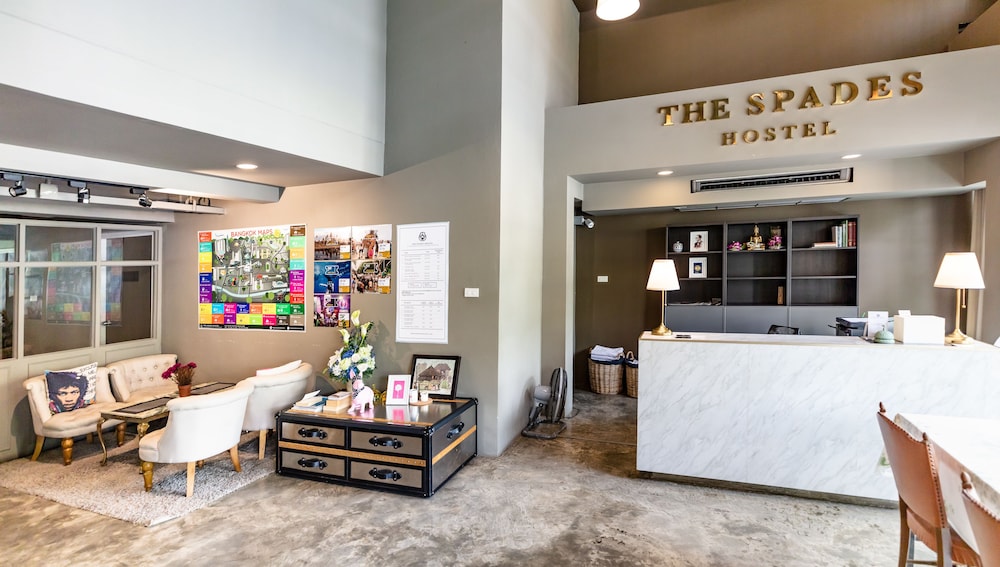 Lobby at Collection O The Spades Hostel, BANGKOK