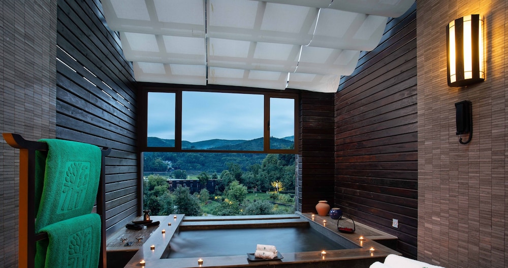 Banyan Tree Tengchong 39/81