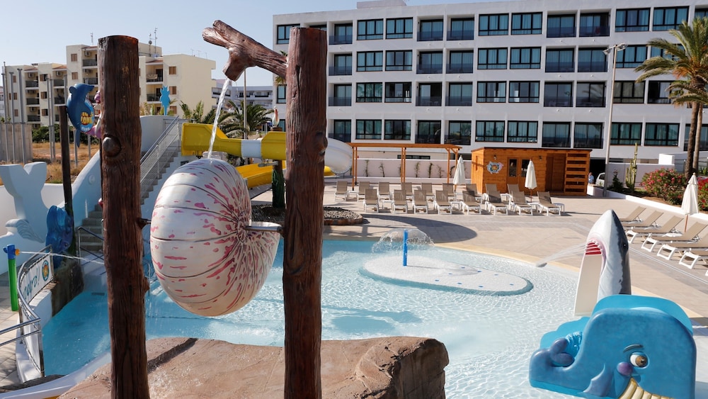 Marvell Club Aparthotel 57/64