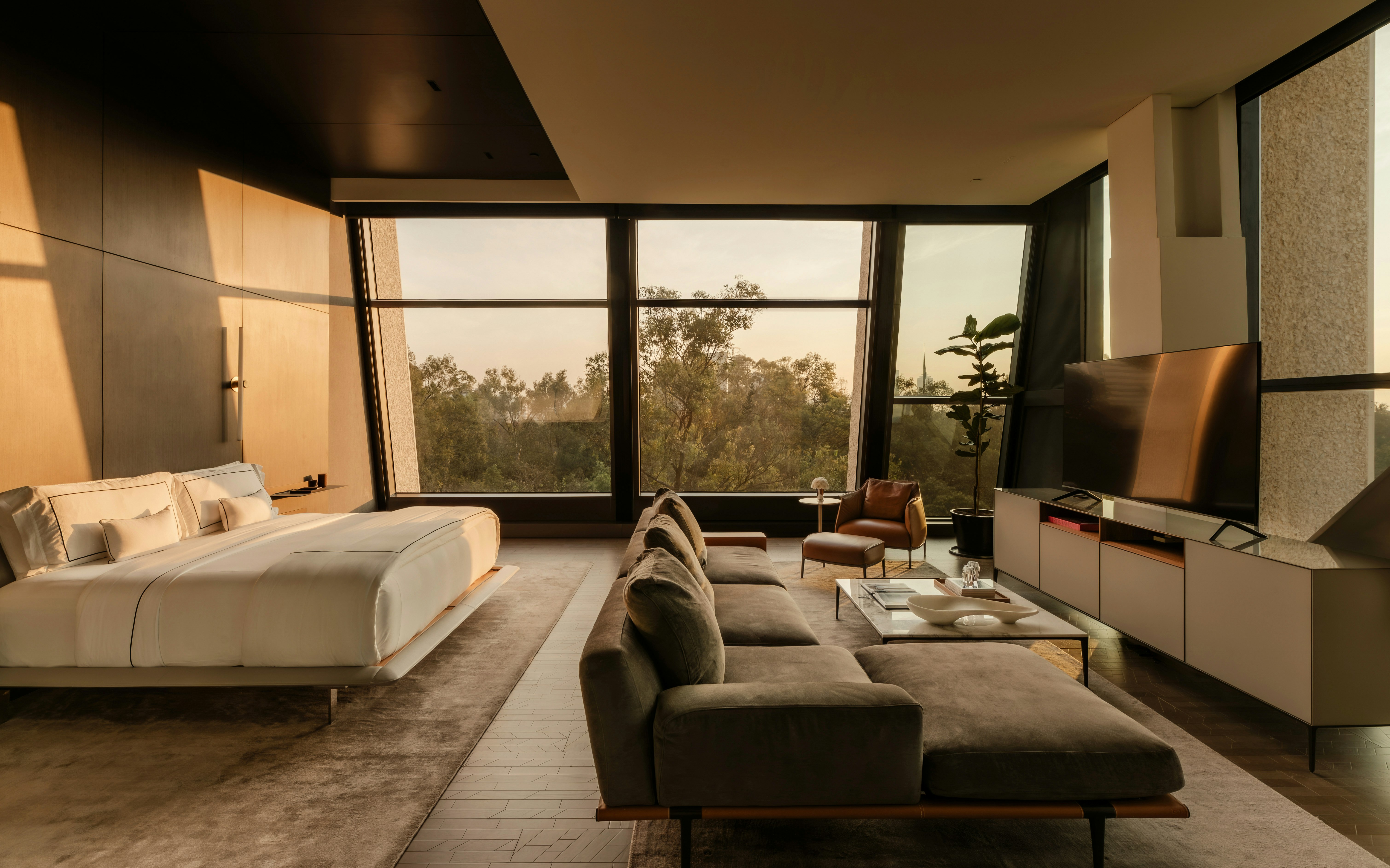 ALEXANDER HOTEL 33/60