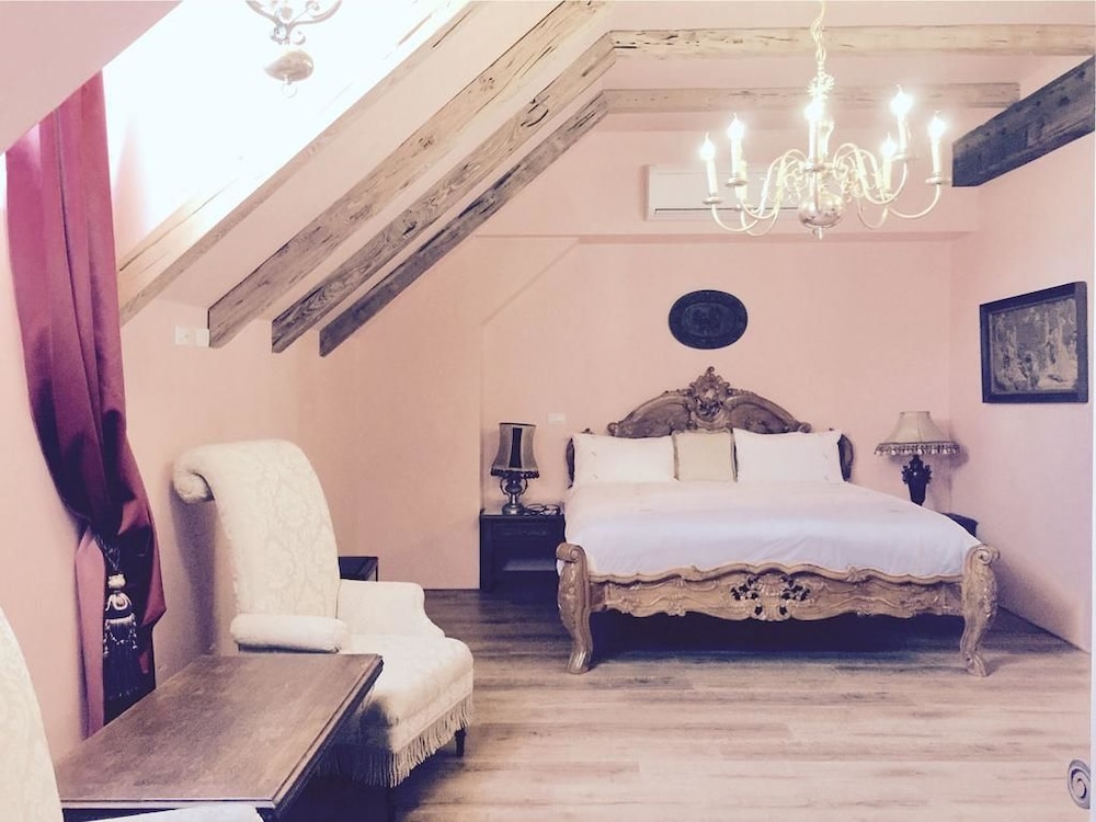 Chateau De France 8/50