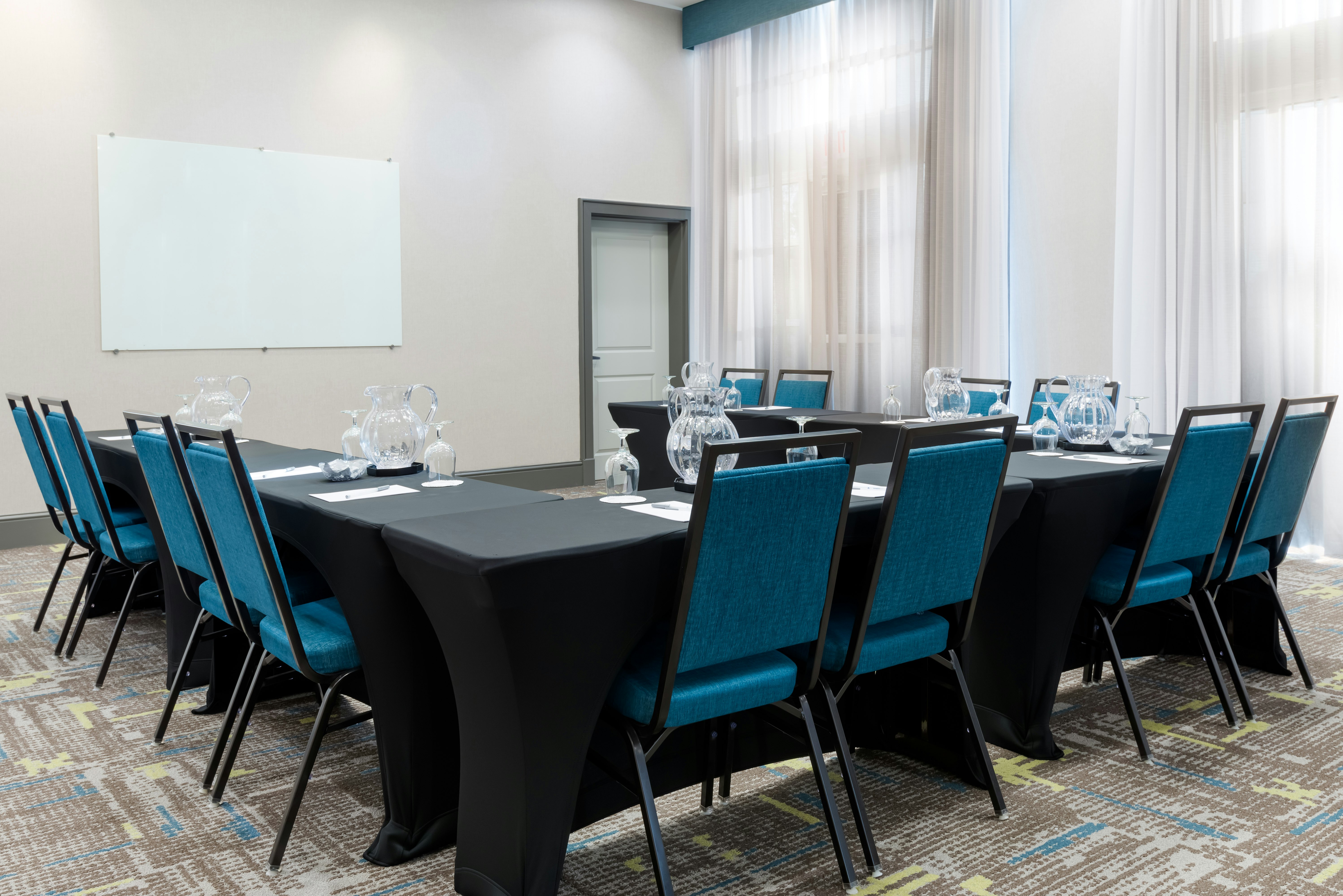 Hampton Inn & Suites Orlando Airport @ Gateway Village FL 54/58
