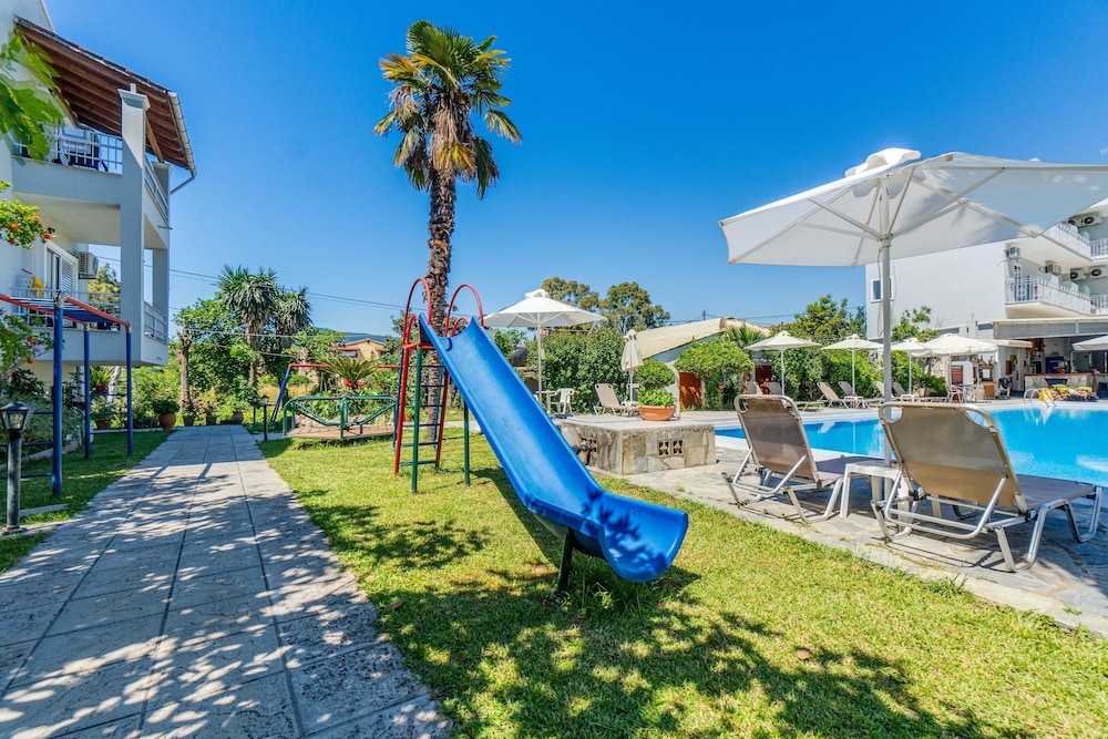 Angela Hotel & Apartments 48/72