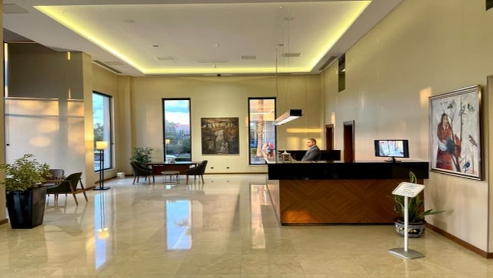 Turkmen Riverside Hotel 5/37