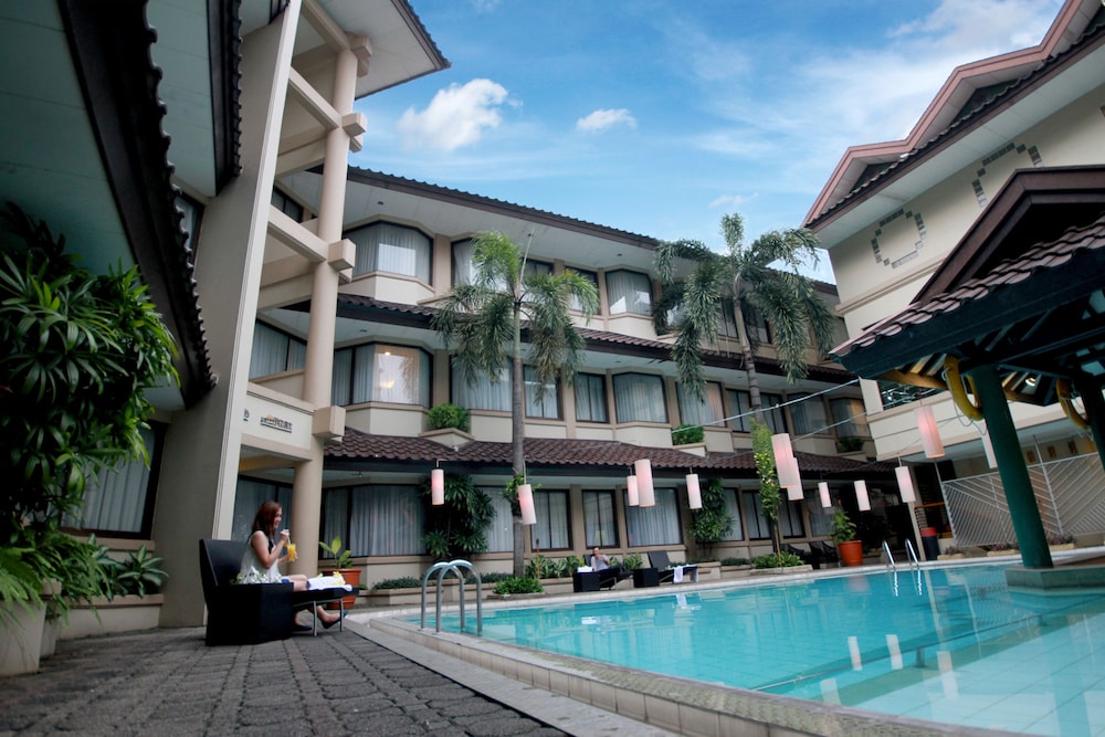 Bentani Hotel & Residence 2/19