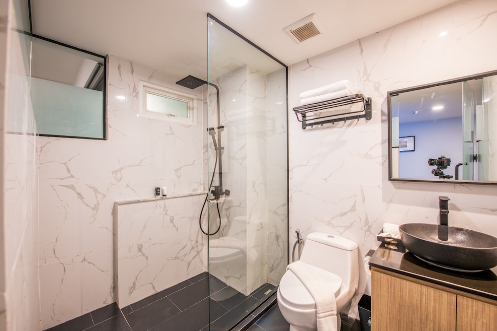 Plus, Deluxe, Twin Beds, Mayson Place Hotel 4/11