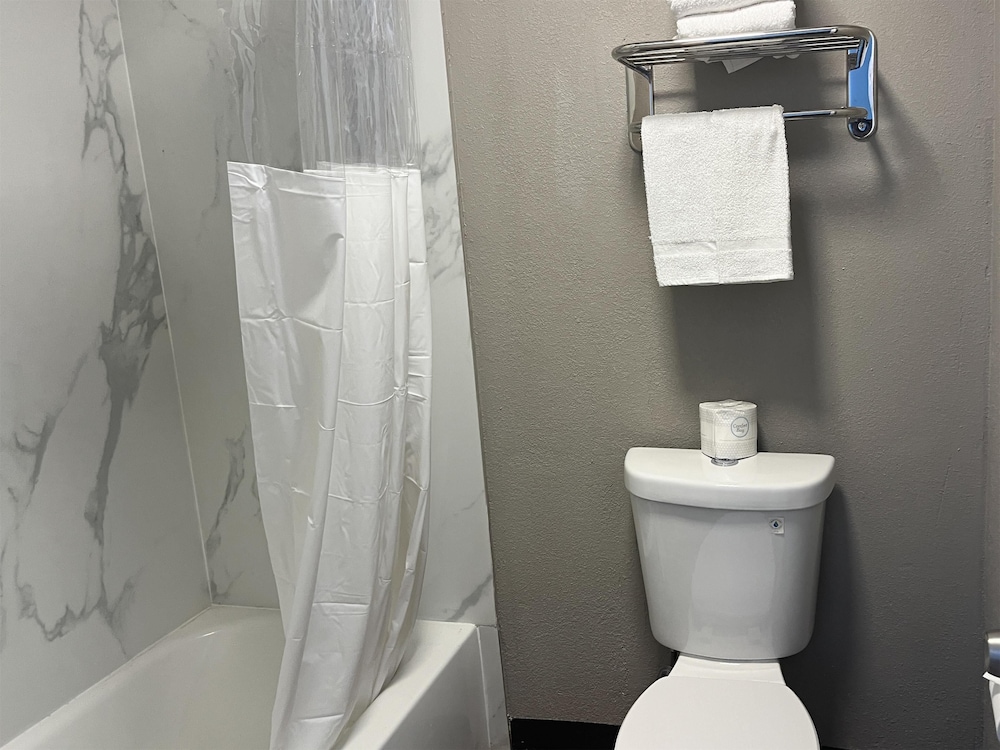 Studio6 Suites Hurricane, WV 41/41
