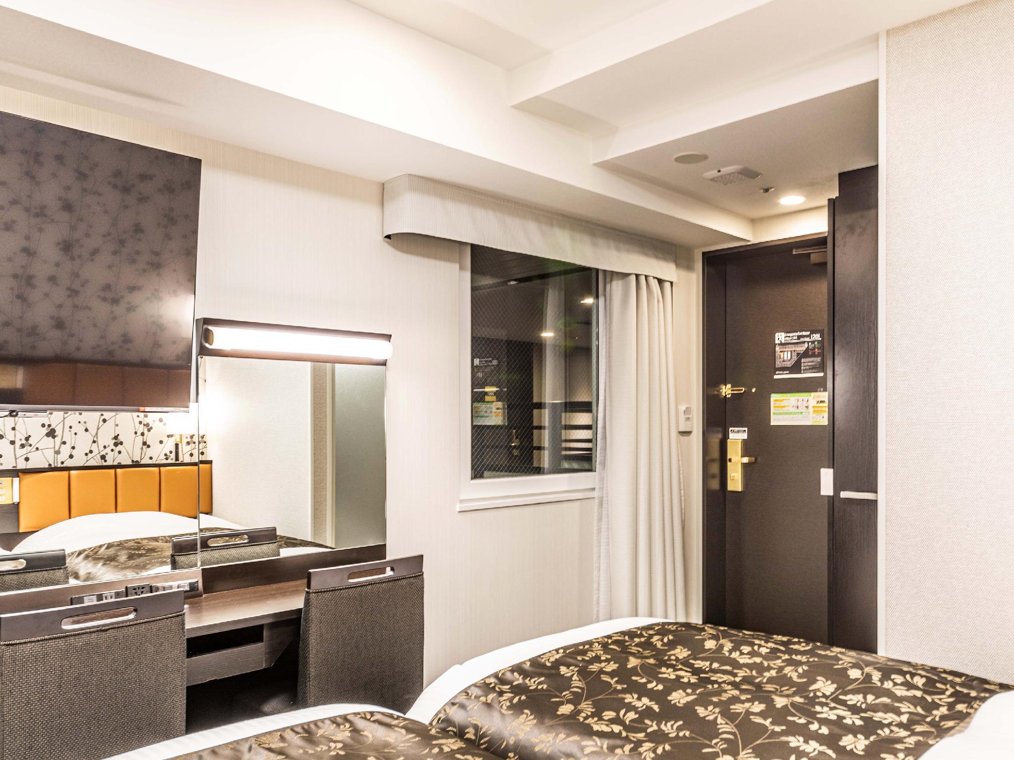 Casual, Twin Beds, No View