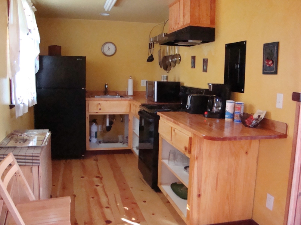 Sequoia Riverfront Cabins 46/71