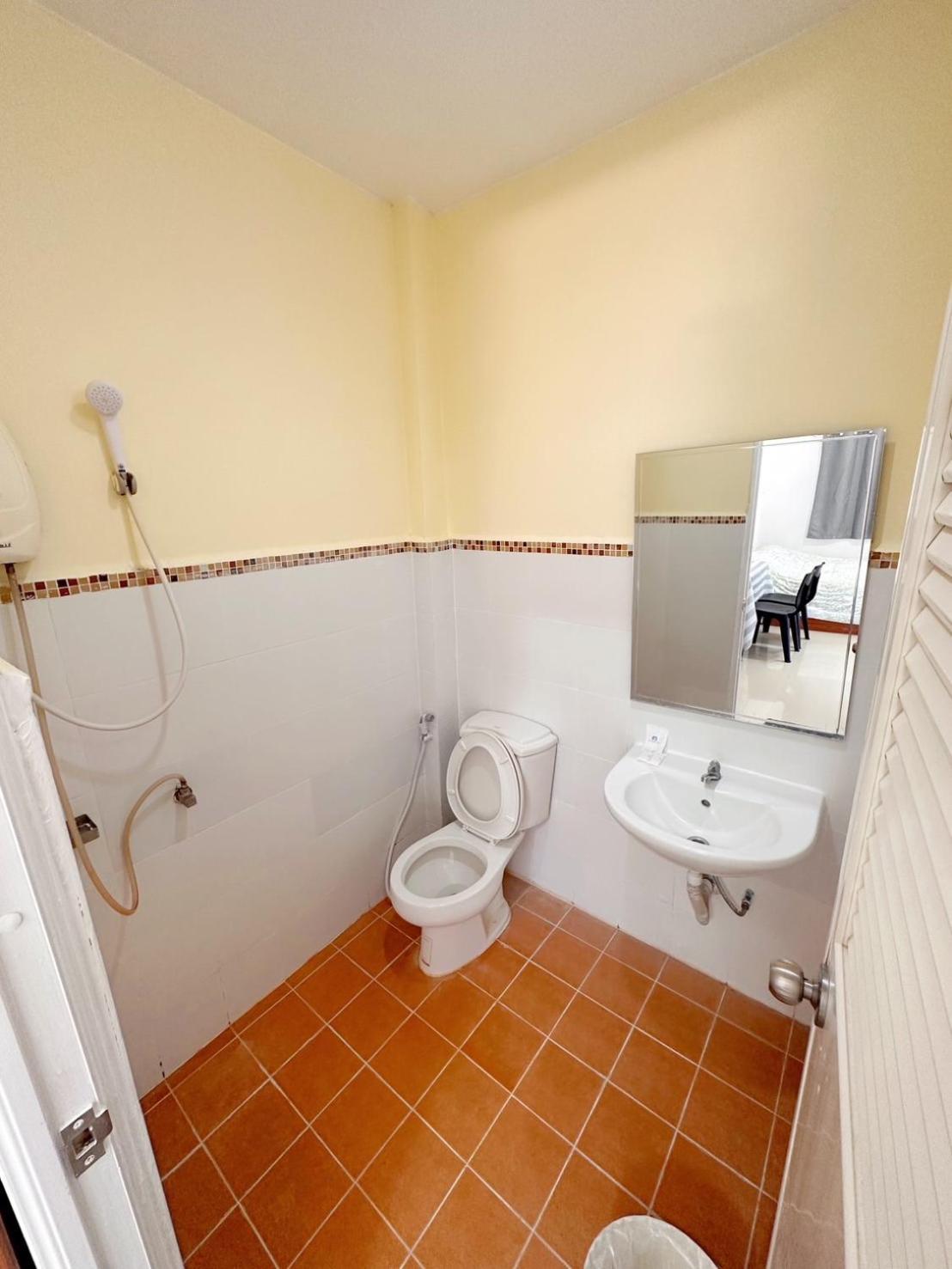 Bansuanrimnam Pakchong 75/75