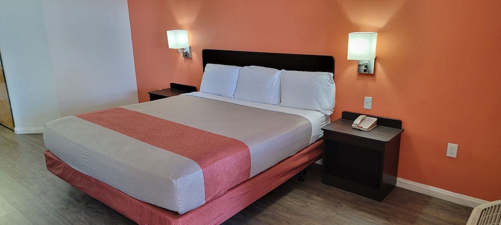 Motel6 Santa Nella, CA - Los Banos 34/61