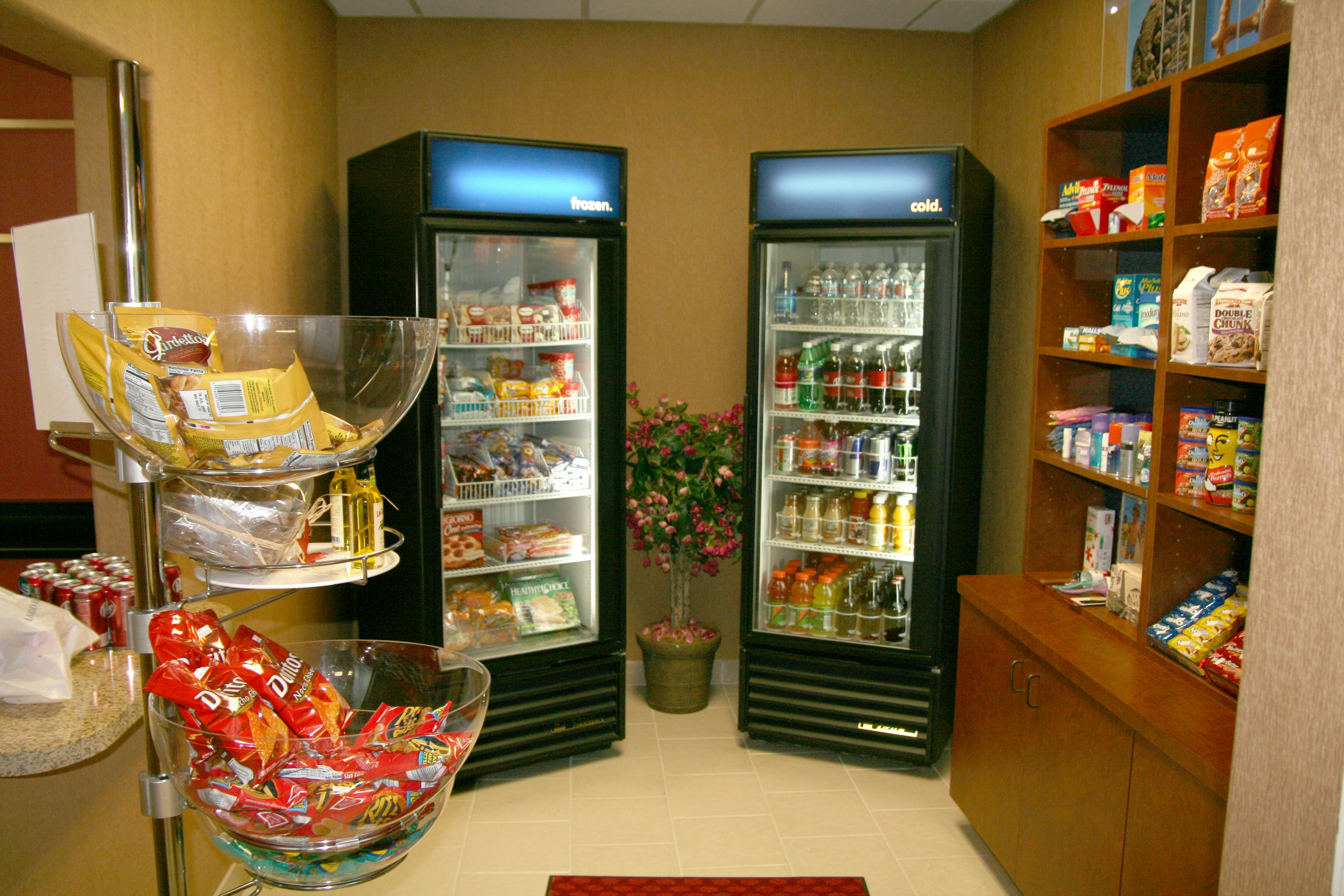 Hampton Inn Suites Red Bluff 16/38