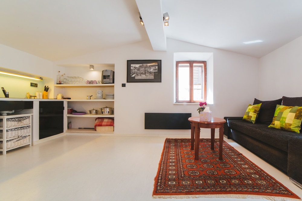 House Karkovich 27/42