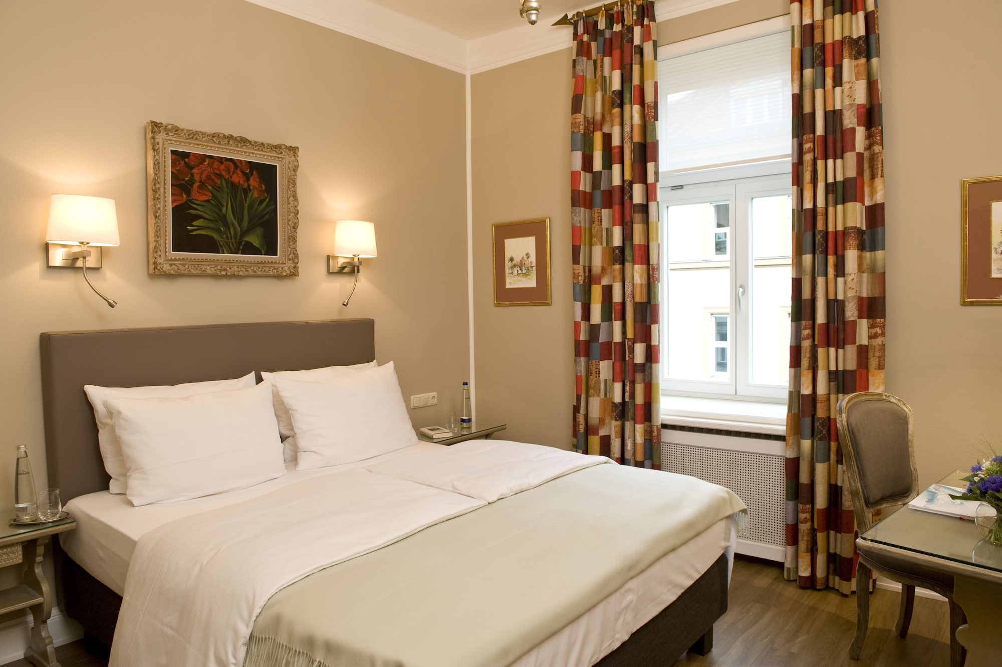 COMFORT, DOUBLE BED