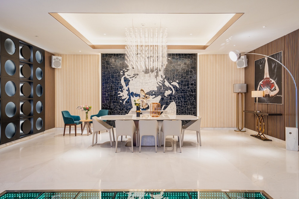 FIVE LUXE JBR 6/77