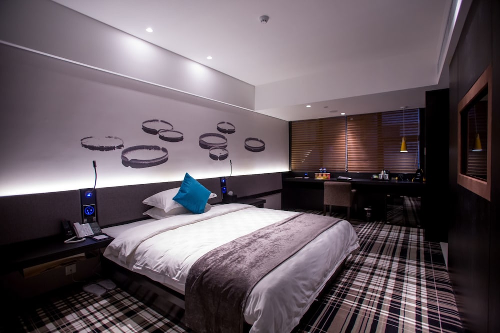 Likto Hotel 12/64
