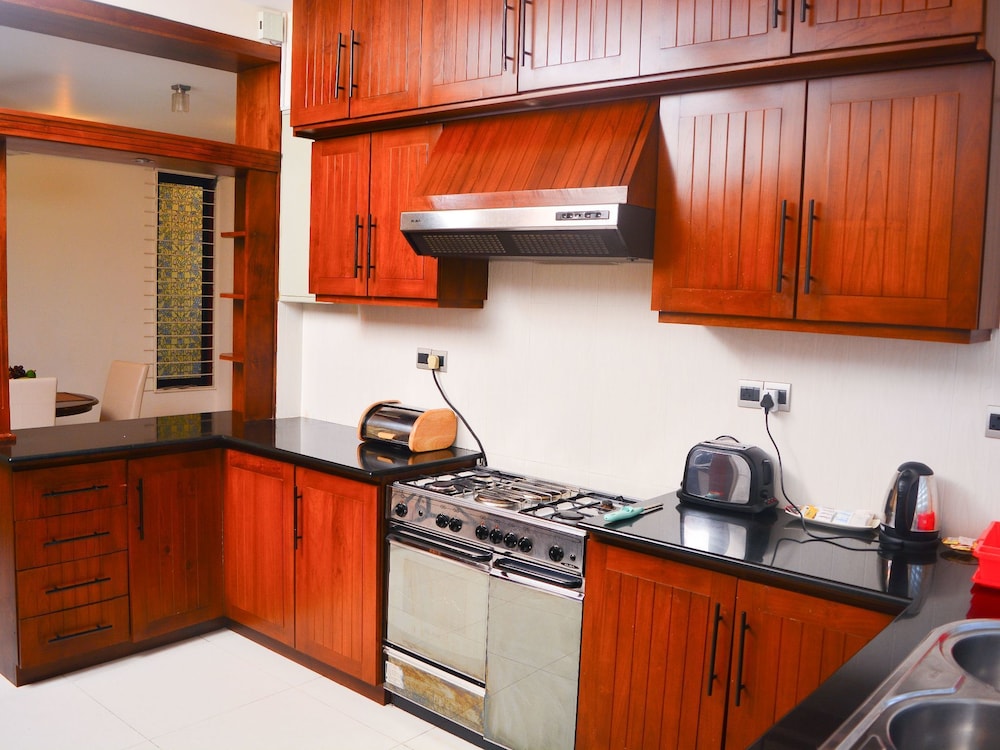 Unique Towers Luxury Boutique Suites 37/76