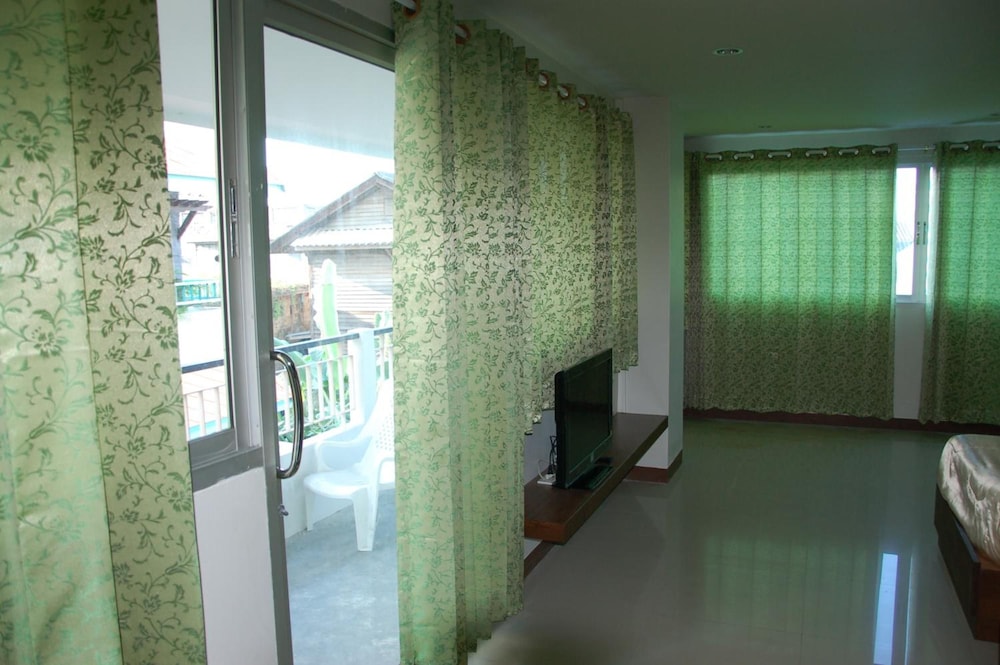 Baan Manthana Hotel 35/50