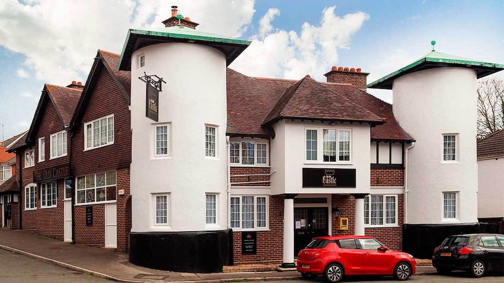 Old Castle Hotel 1/35