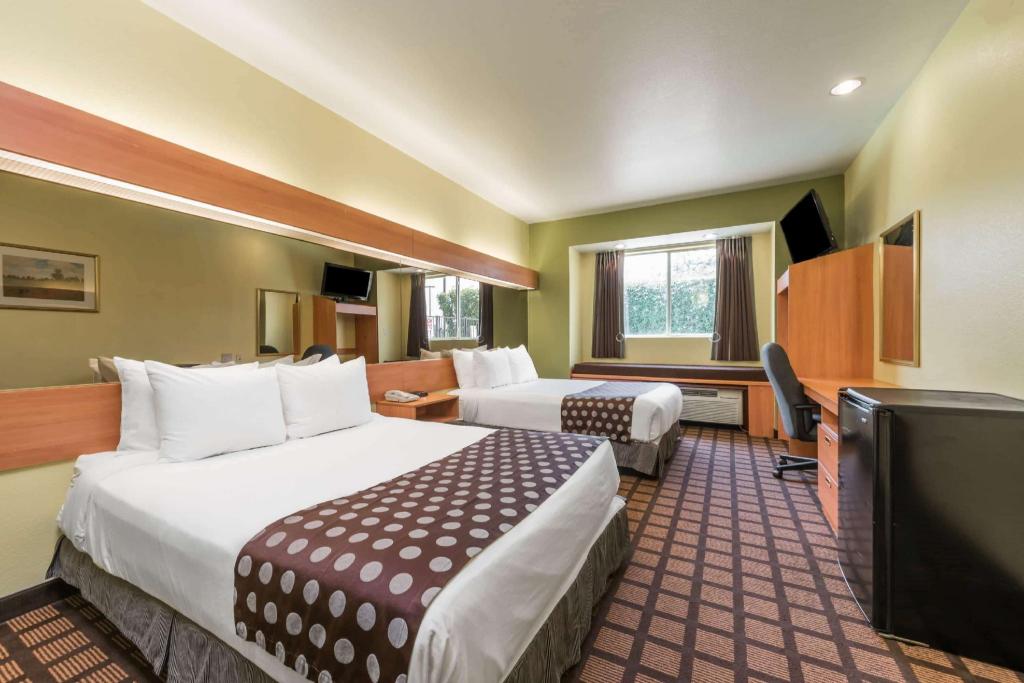 ROOM, 2 QUEEN BEDS