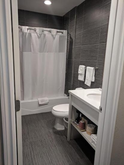 American Inn Downey 25/25