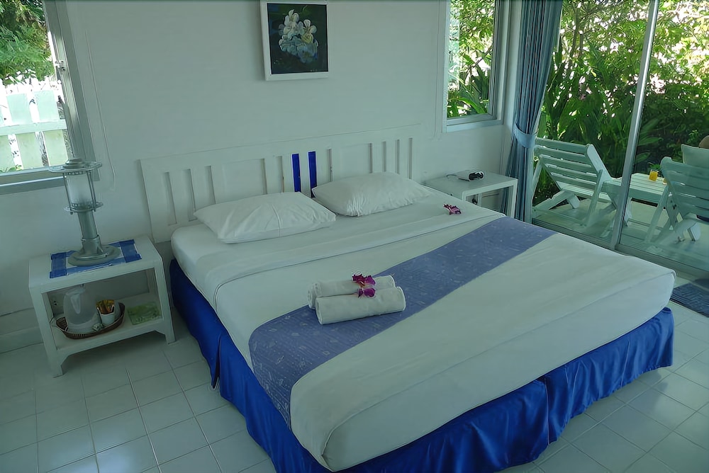 Blue Sky Resort 16/50