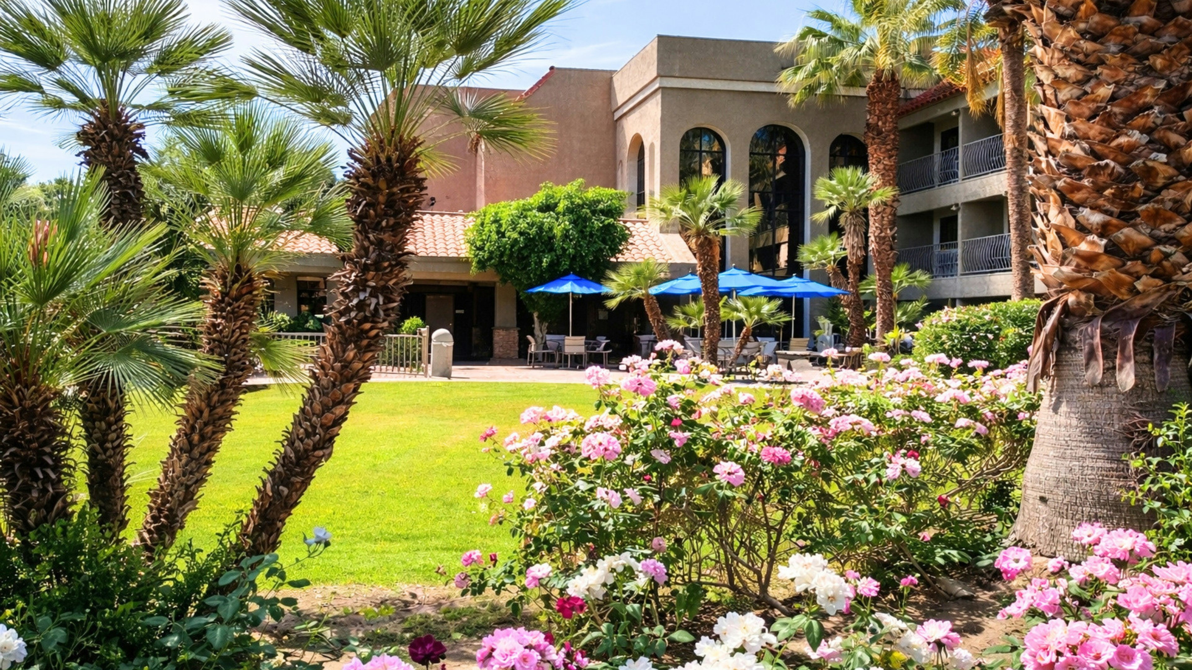 Holiday Inn Express Palm Desert 77/78